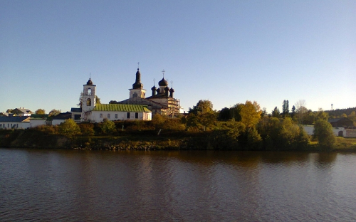 Подъезжаеи к Горицкому монастырю