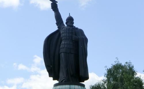 Памятник Илье Муромцу в Муроме